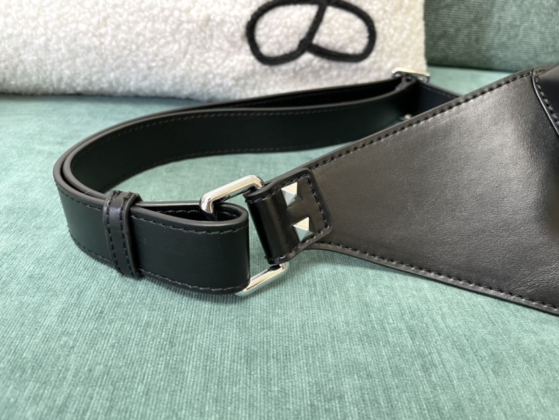 Va1e*ntin0 satchel bag